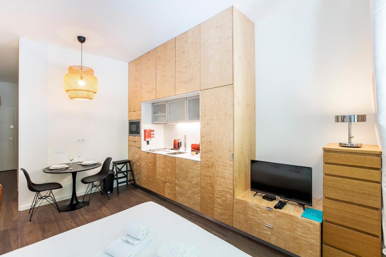 Bakers Square Studio W/ Ac By Lovelystay Porto Exterior photo